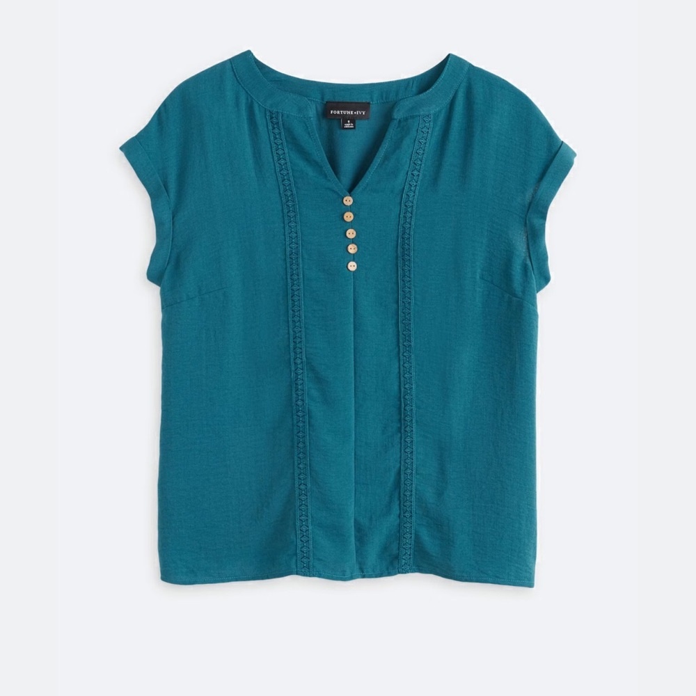 FORTUNE + IVY
Wanda Mixed Material Blouse